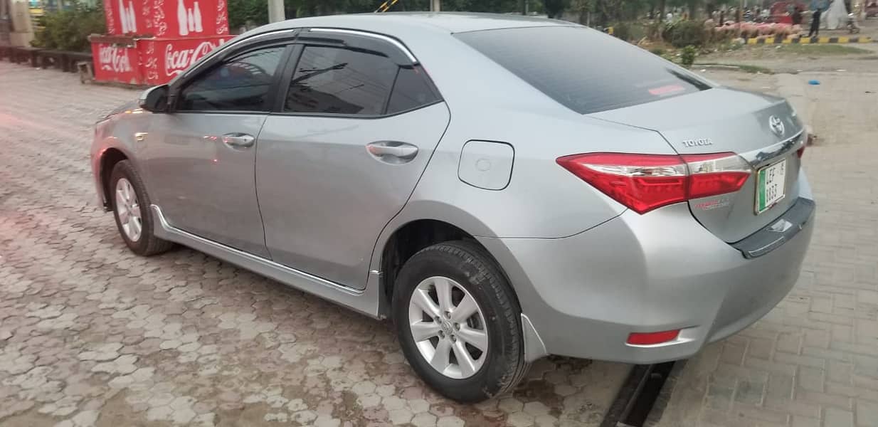 Toyota Corolla GLI 1.3 Model 2015 (Automatic) 5