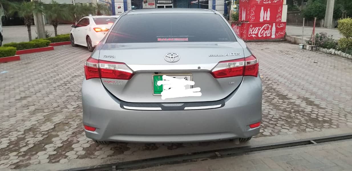 Toyota Corolla GLI 1.3 Model 2015 (Automatic) 6