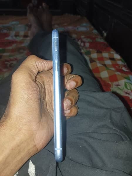 iPhone XR for sale 3