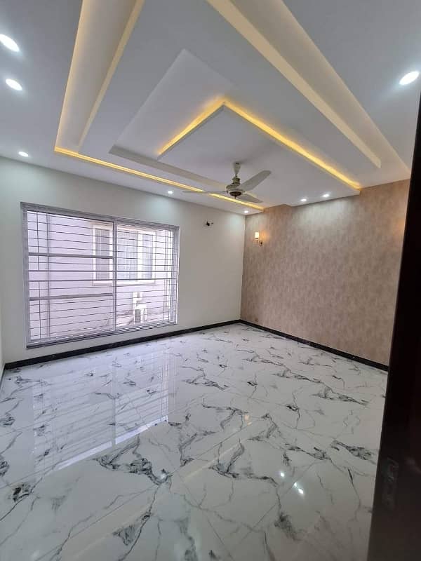 10 Marla Brand New House For Rent In Bahria Town Lahore 5