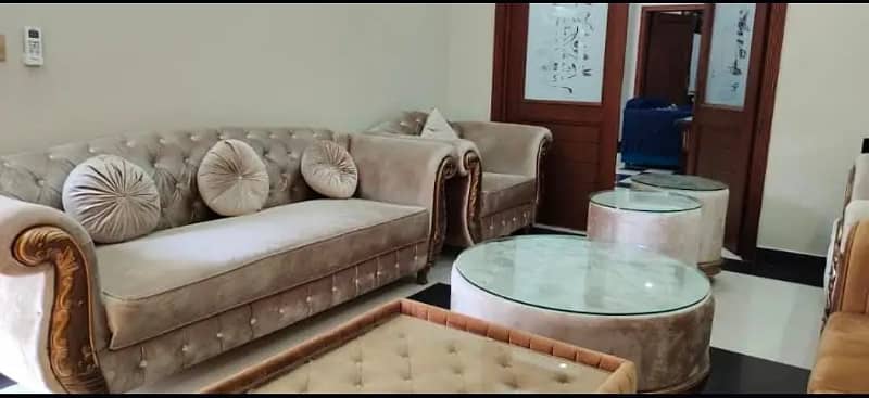 10 Marla Luxury Furnished House For Rent in Bahria Town Lahore 6