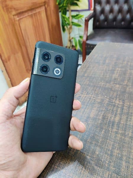 One plus 10pro Official Pta 4