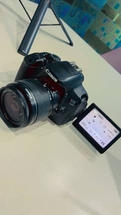 CANNON 700D TOUCH SCREEN CAMERA