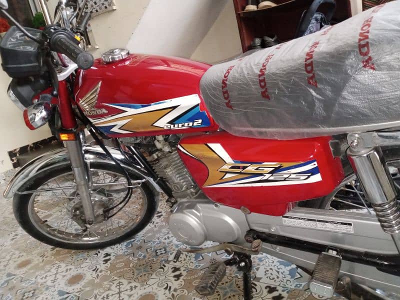 Honda CG 125 2020 model urgent only serious buyers contact 1