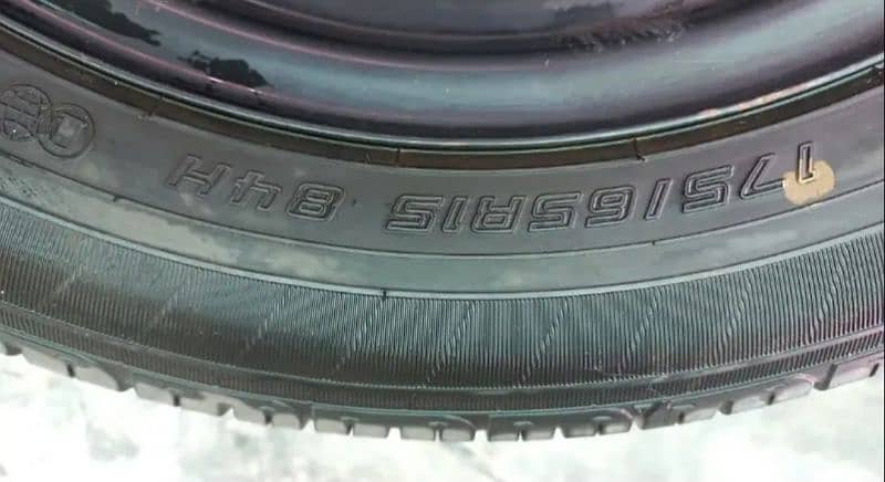 Dunlop Tyre With Rim , 175/65 R15 , One Piece Only 3