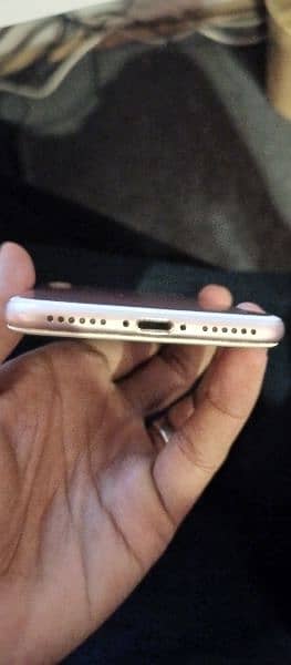 Iphone 7 With Box PTA Approved 5