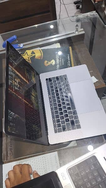 Macbook Pro 2018 15 Inches 1