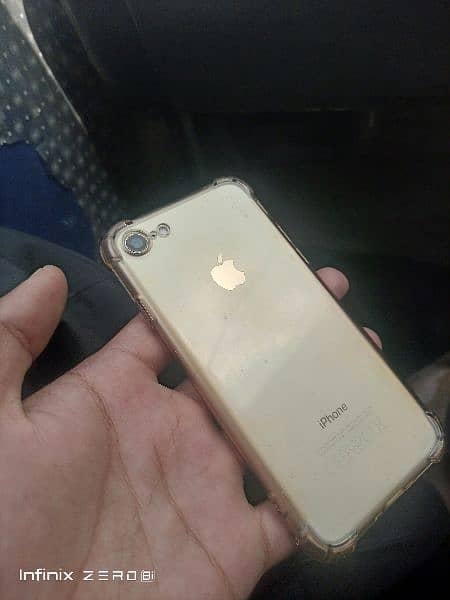 Iphone 7 10/10 condition water pack 1