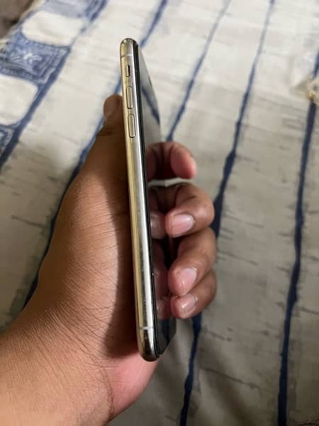 iphone xs pta approved 64 GB 3