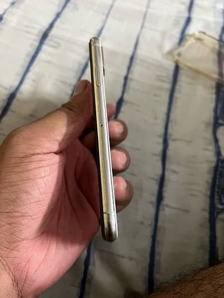 iphone xs pta approved 64 GB 5