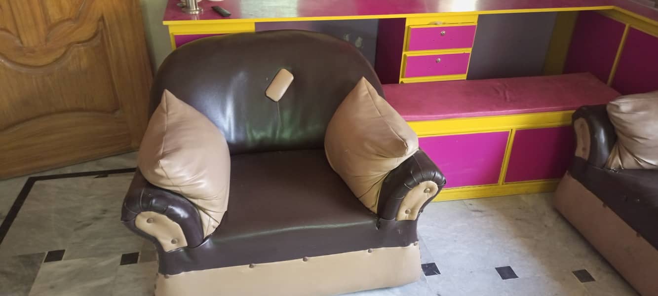 5 seater sofa set sell urgent 2