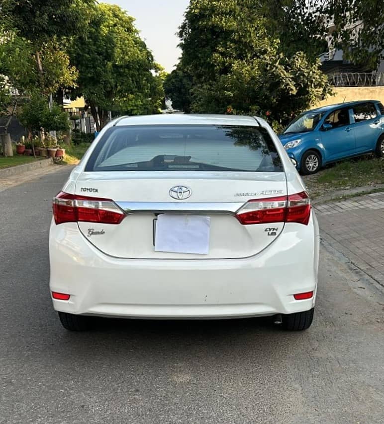 Toyota Corolla Altis 2015 Altis 1.8 CVTi 3