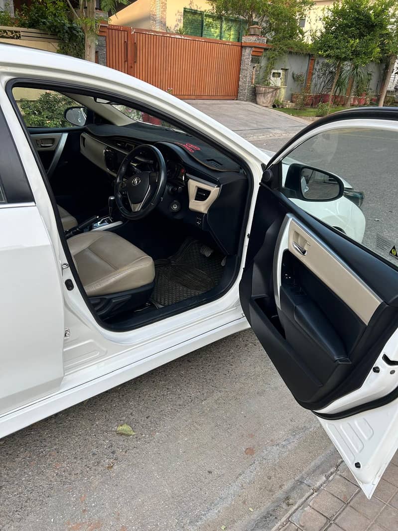 Toyota Corolla Altis 2015 Altis 1.8 CVTi 4