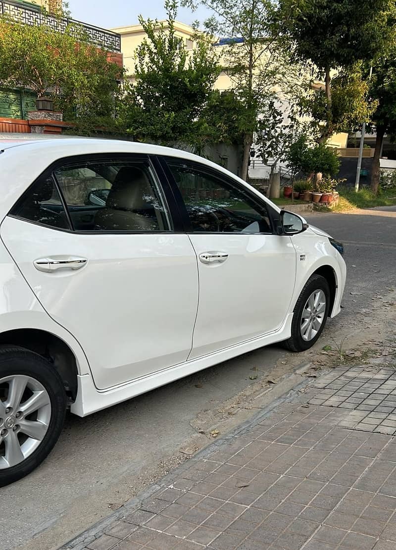 Toyota Corolla Altis 2015 Altis 1.8 CVTi 5