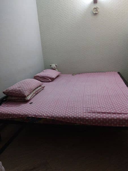 PAIR OF SINGLE BED WITH MATTRESS 3