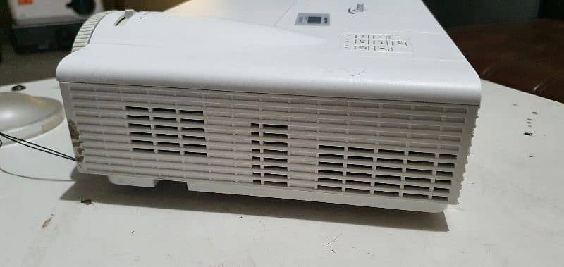 Optoma GT760 Projector  1080P Home Video Projector condition 10 by 10 3