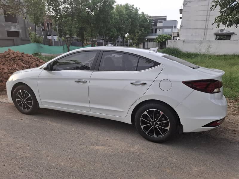 Hyundai Elantra 2022 GL 2