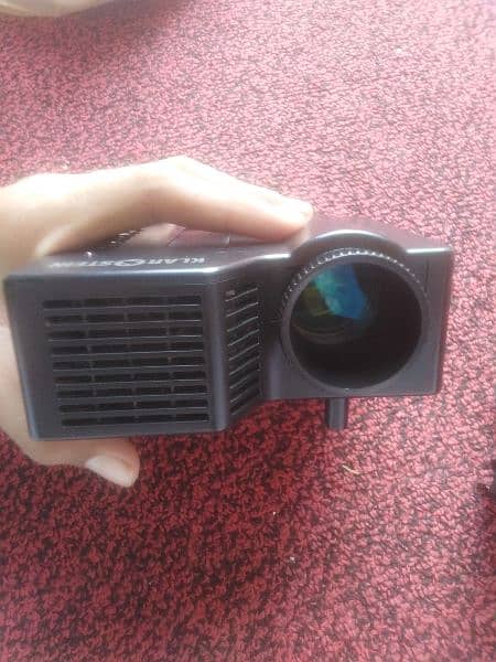 mini projector 0