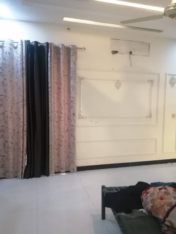 10 marla lower portion for rent in F2 block near Lacas school Johar town Lahore 3