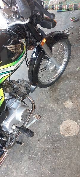 Honda 70 bike orignal condition me hai 4