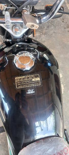 Honda 70 bike orignal condition me hai 8