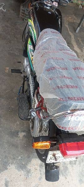 Honda 70 bike orignal condition me hai 10