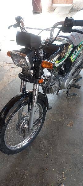 Honda 70 bike orignal condition me hai 15