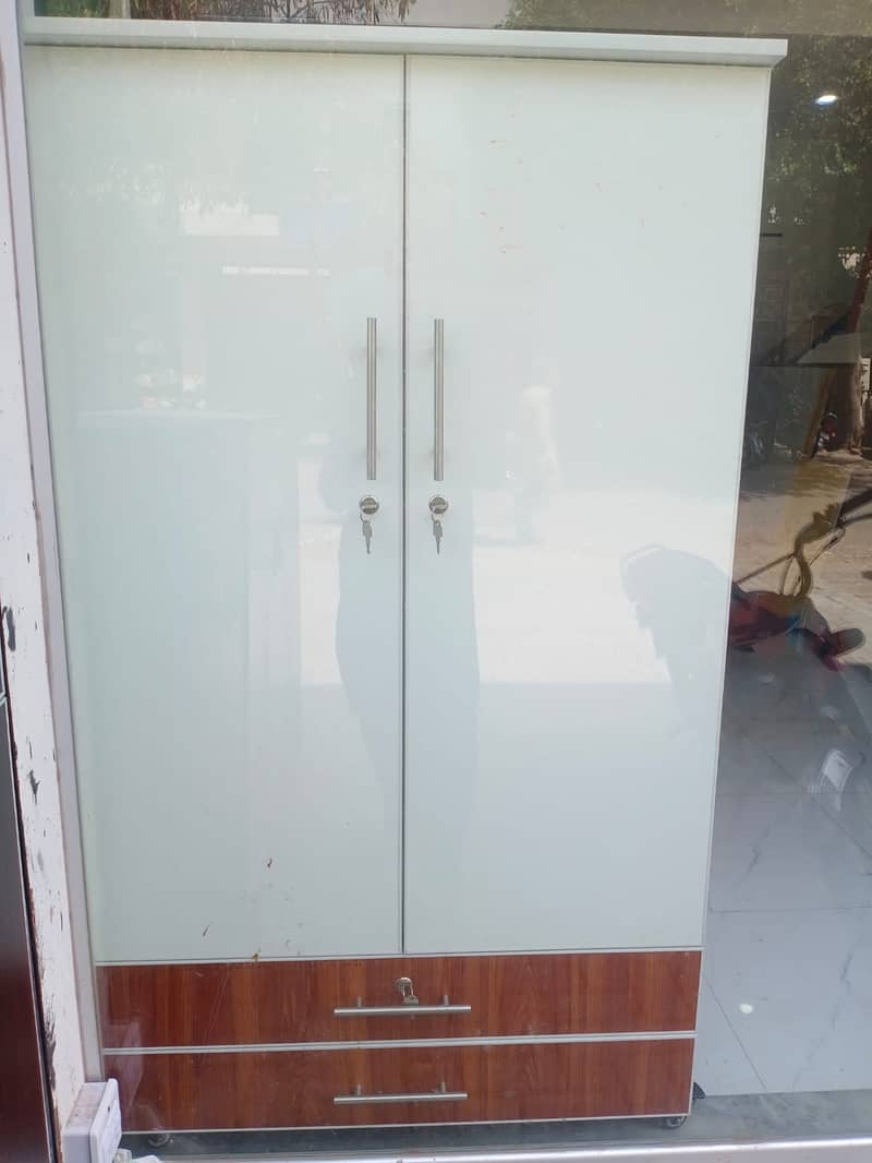 wardrobe for sale/coloured cupboard/Almirah/lamineted almarii 5