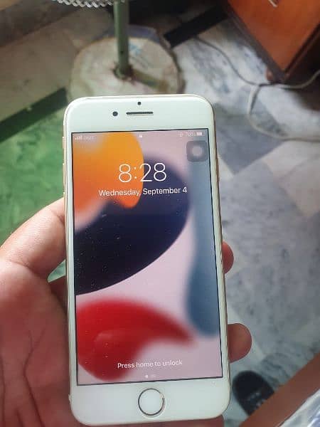 i phone 7 pta aproved 128 jb on sale serious buyer on contact 1