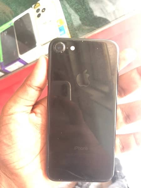 iphone 7 / 128 gb non pta 10 by 10 condition 2