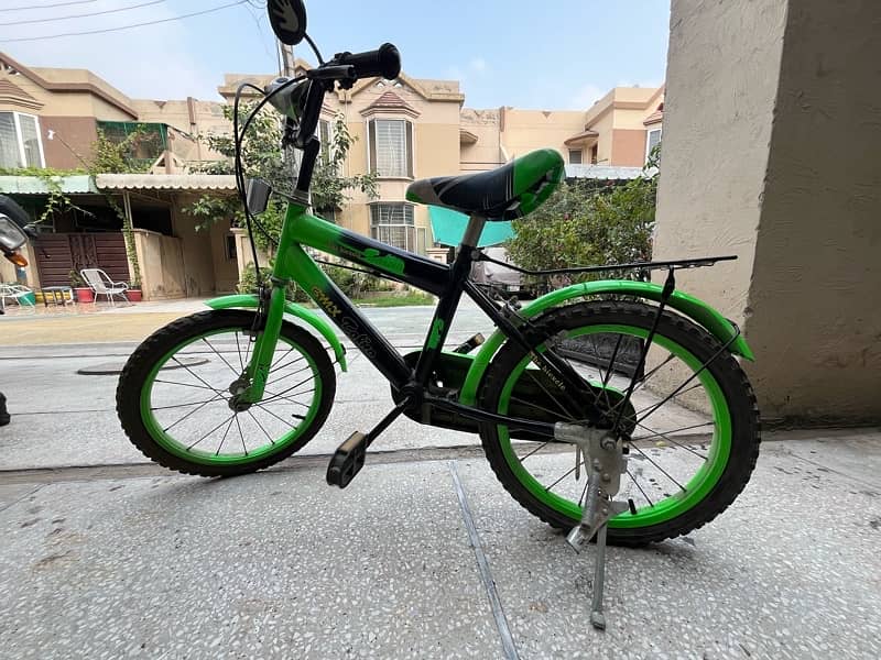 kids cycle brand new 4