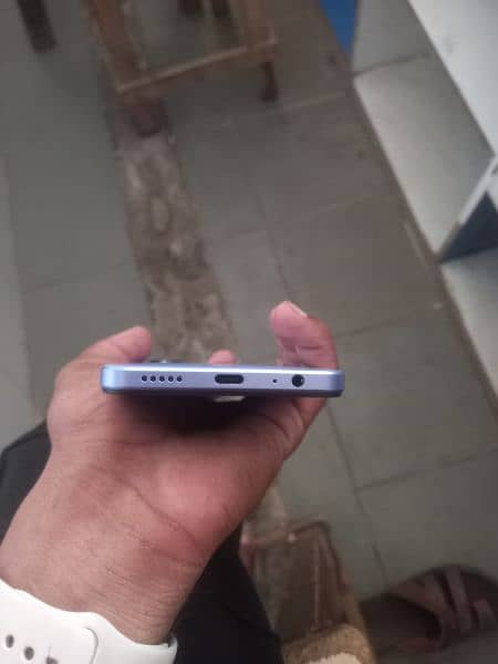 vivo y17s 4/128  my contact nmbr 03074974805 3