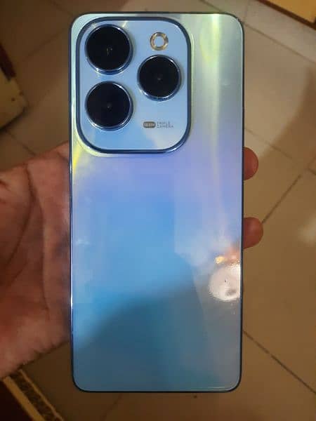 infinix Hot 40 Pro 2