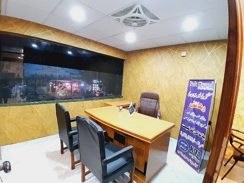 MAIN ROAD FACING OFFICE FOR RENT GULSHAN NEAR PARADISE BEKAR 4