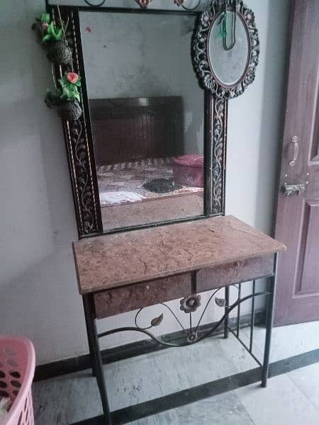 iron bed with dressing ,for urgent sale,good condition 2