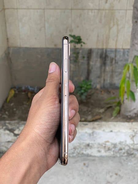 XS Max Gold color 256GB 6