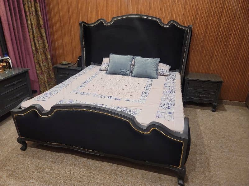 Luxury Bed Set for Sale 4