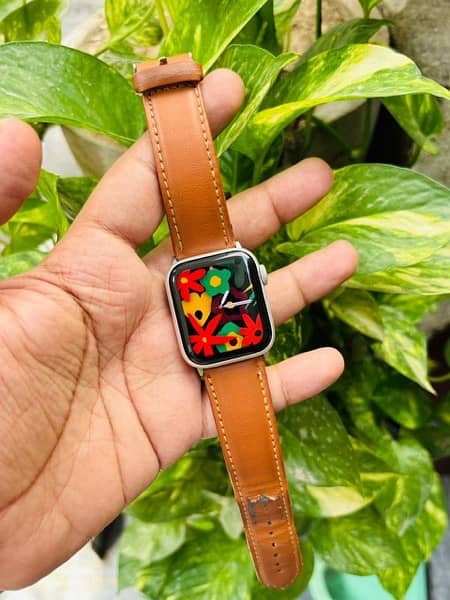 apple watch series 4 silver edition urgent sale 1