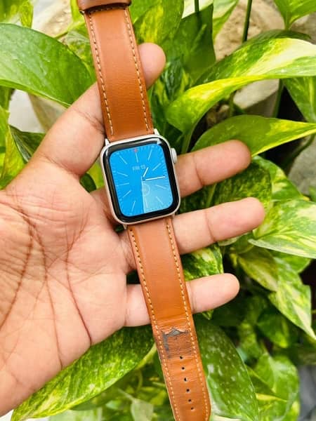 apple watch series 4 silver edition urgent sale 4