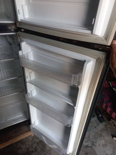 new condition fridge 10 connection urgent sale 3