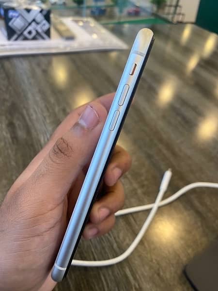 Iphone 11 PTA approved 64 gb with Box 4