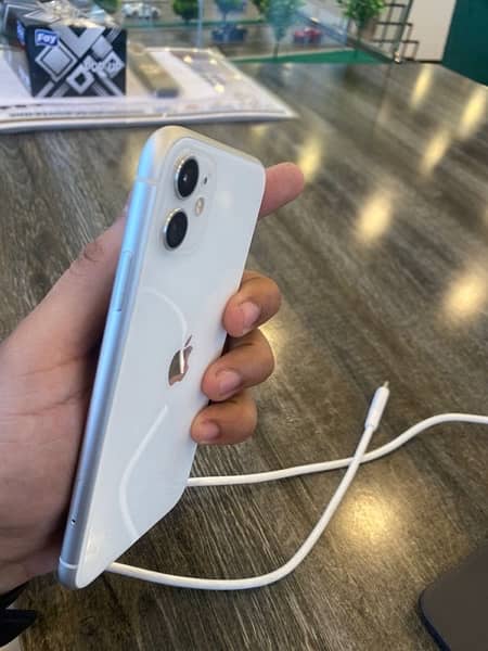 Iphone 11 PTA approved 64 gb with Box 5