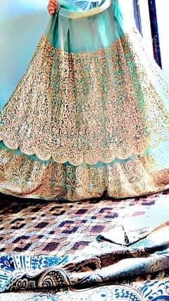 bridal mehndi lehnga