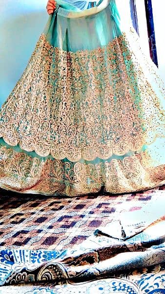 bridal mehndi lehnga 9