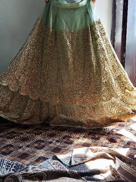 bridal mehndi lehnga 10