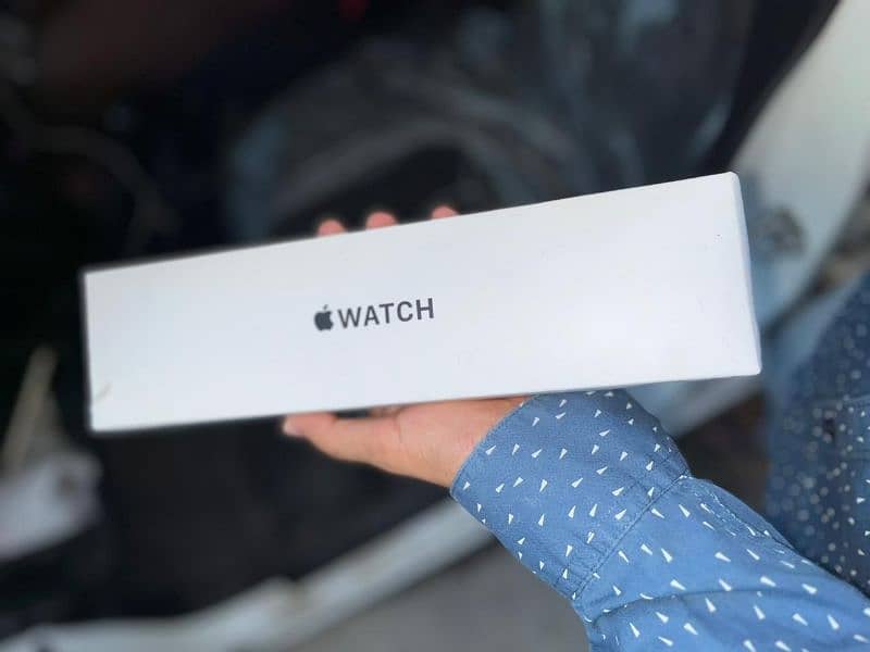 Apple watch SE (2nd gen ) 40mm with box 8