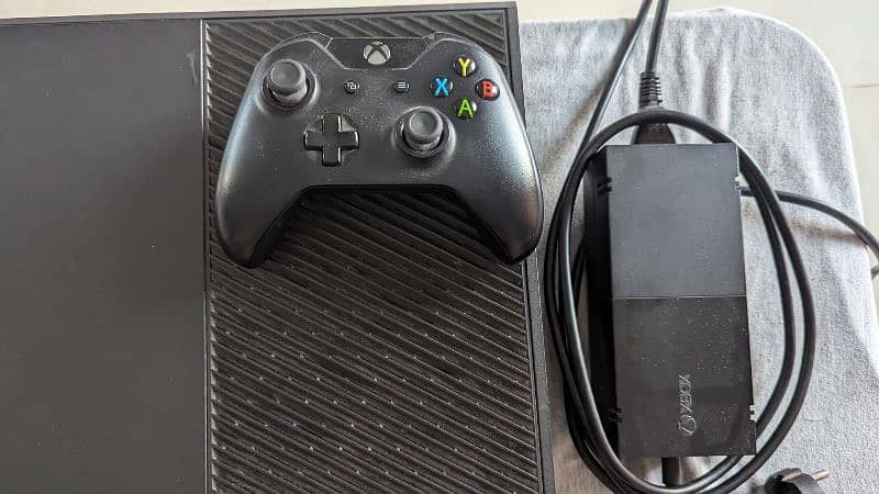 Xbox One 500Gb 2