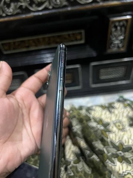 Iphone 11 pro max 256 GB Non PTA Factory Unlock 6