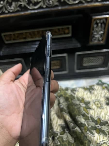 Iphone 11 pro max 256 GB Non PTA Factory Unlock 7