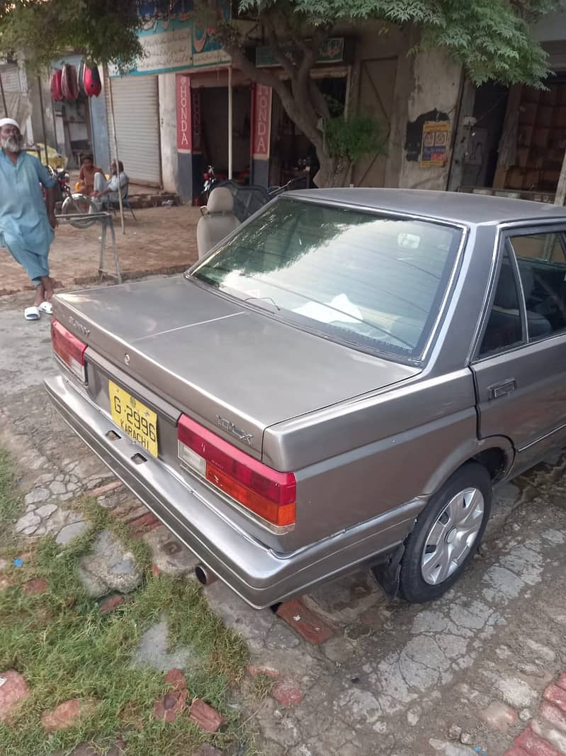 Nissan Sunny 1987 3